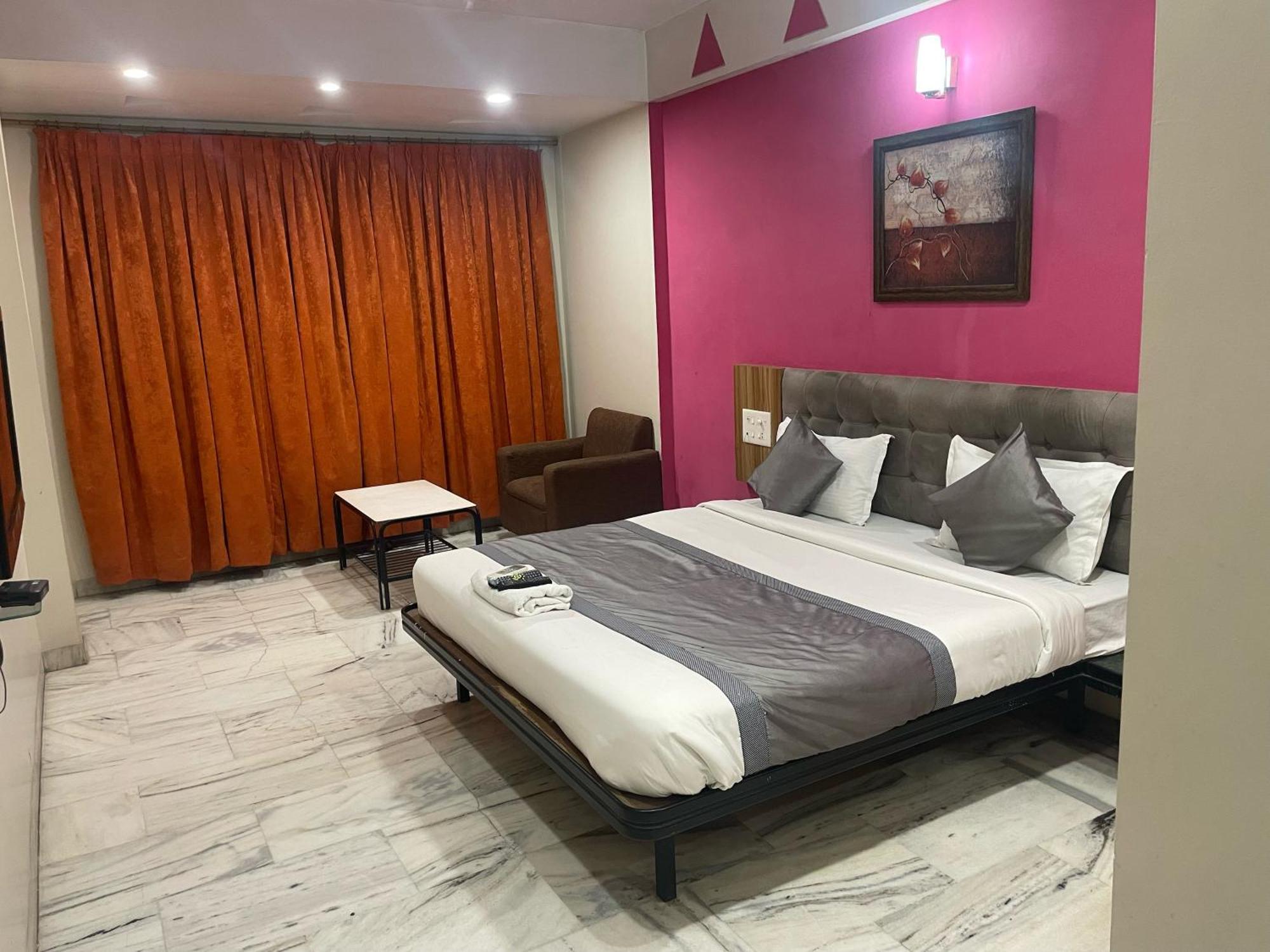 Hotel Vrandavan Нагпур Екстериор снимка