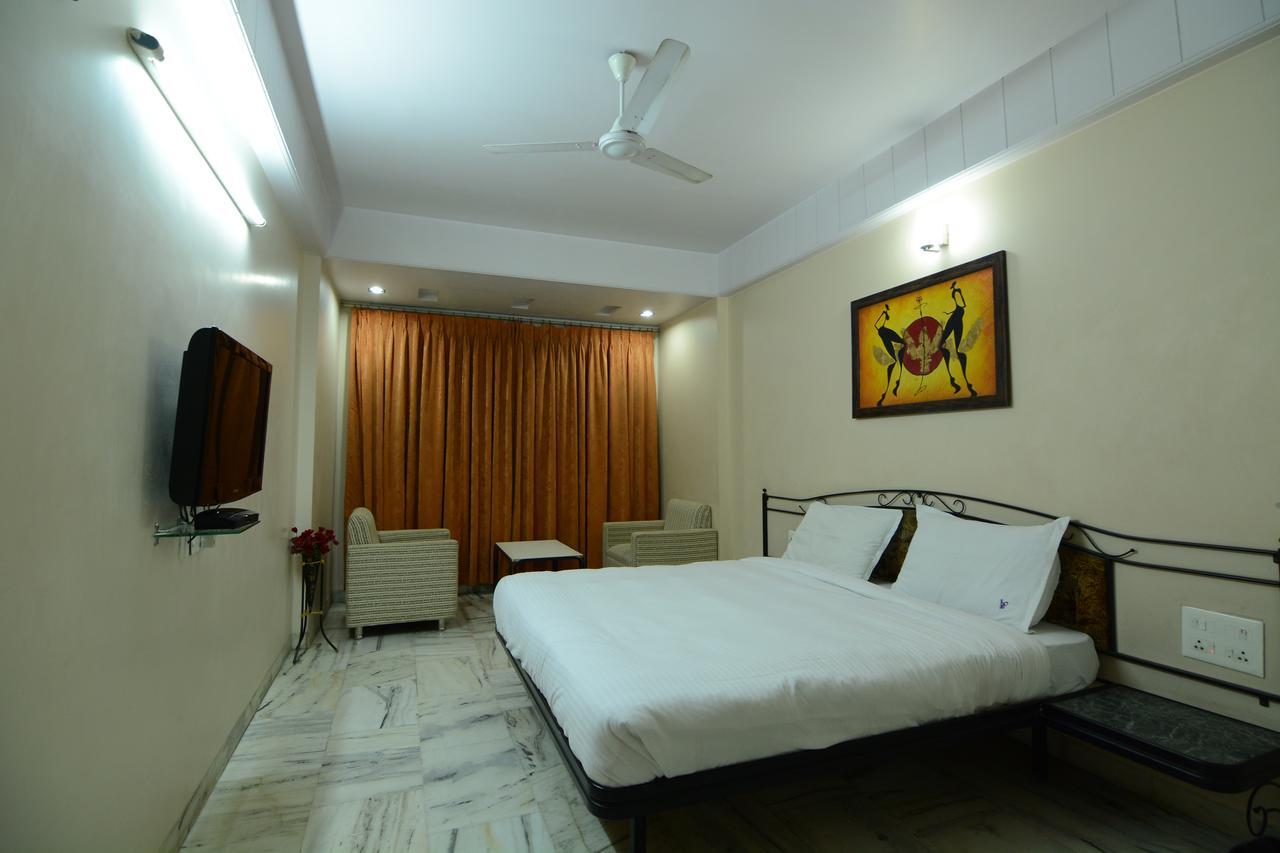 Hotel Vrandavan Нагпур Екстериор снимка