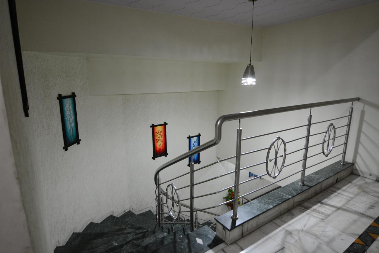 Hotel Vrandavan Нагпур Екстериор снимка
